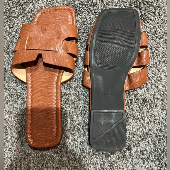 Women’s H style flat sandal brown new size 38 summer beach luxury shoe - Picture 2 of 2